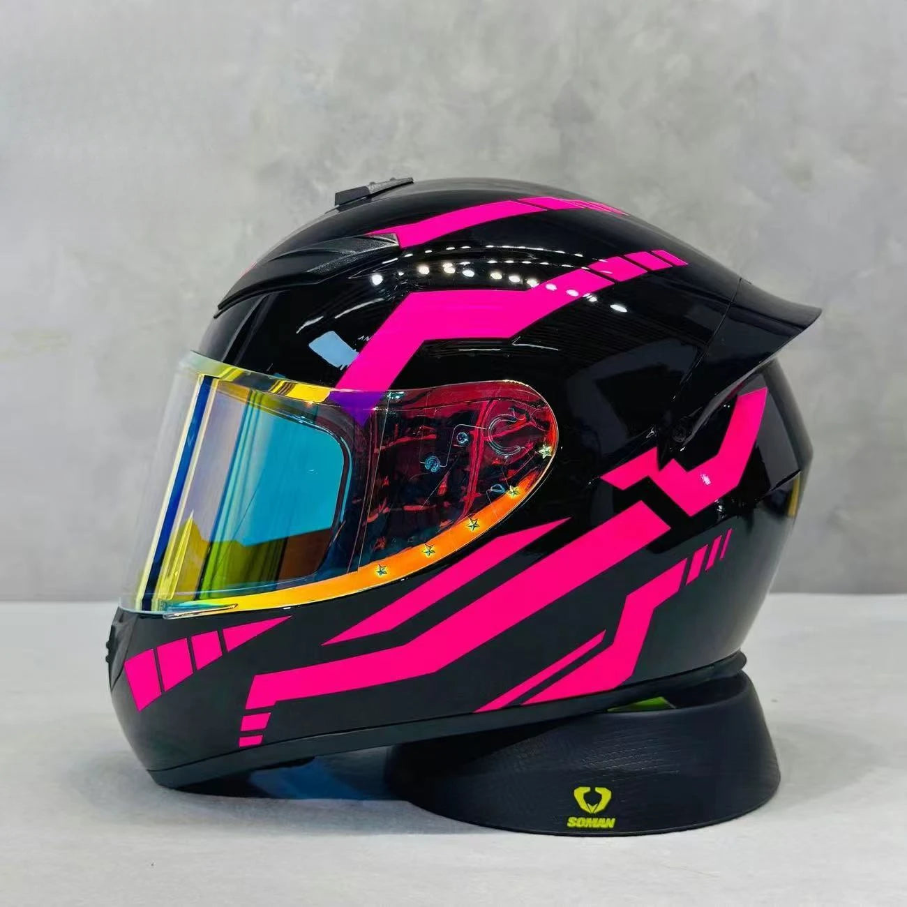 Street Graffiti Style Full Face Motorcycle Helmet Reduces Wind Drag Stabilizing Head at High Speeds for a Less Fatiguing Ride